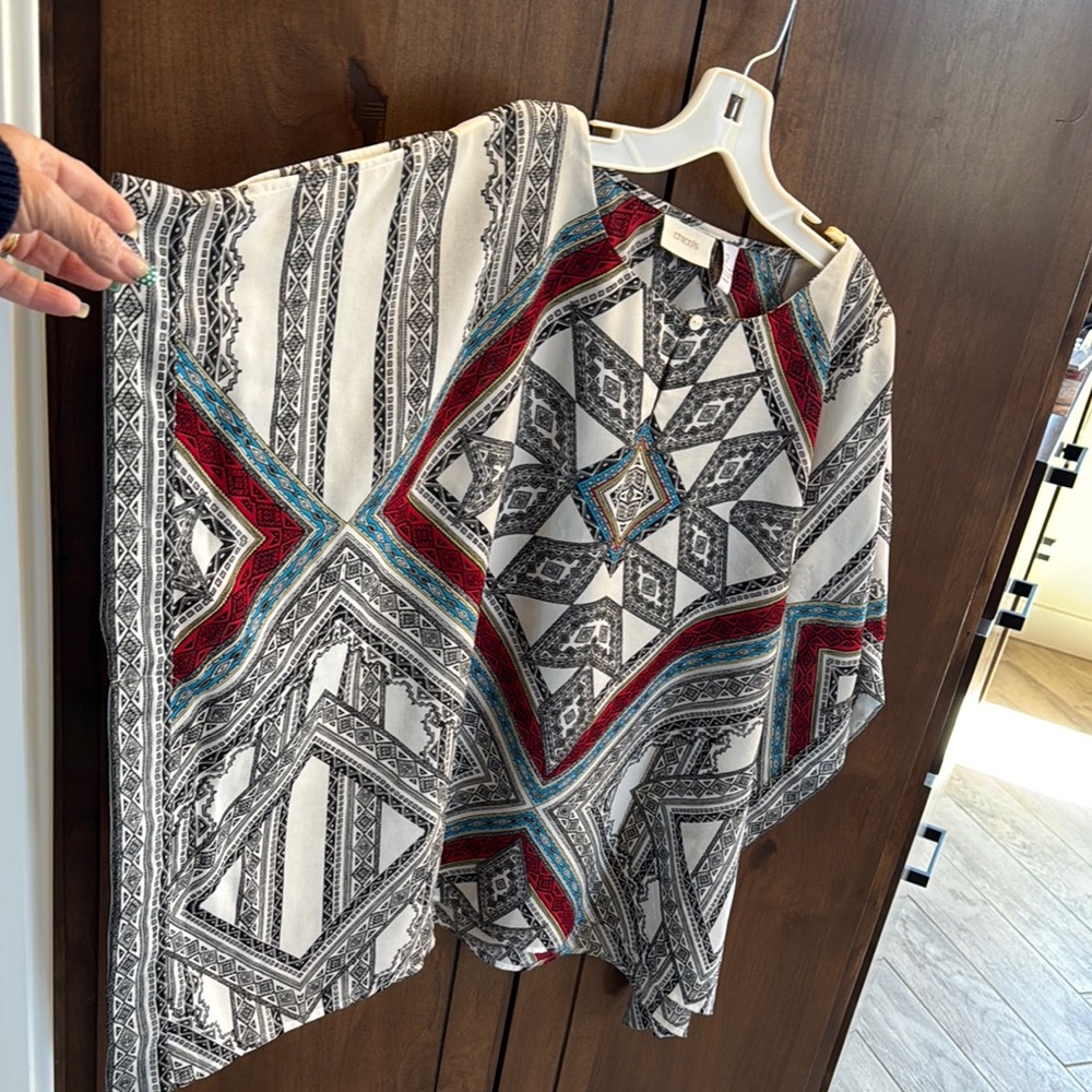 Chico’s Geometric Patterned Top - Picture 3 of 4